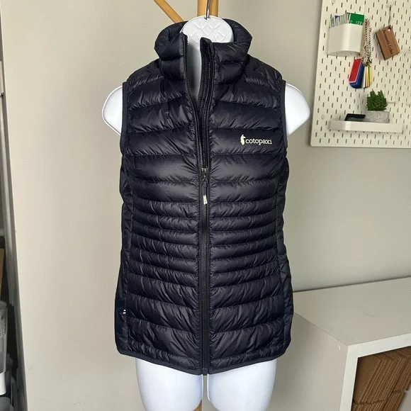 Like New Cotopaxi Women’s Navy Fuego LT Down Vest Size WXS - Picture 3 of 7